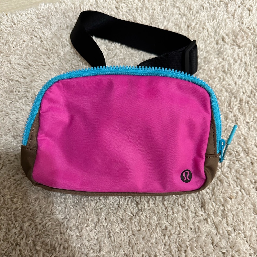 Multicolor lululemon everywhere belt bag